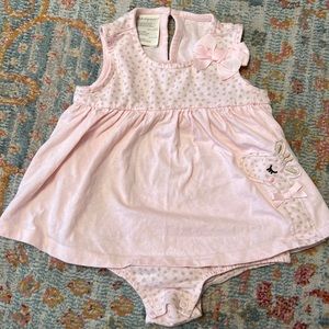 First Impressions pink giraffe onesie US 12 months (22-25 LBS) great condition